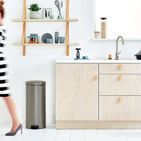 Coș de gunoi cu pedală Brabantia NewIcon 30L, Platinum