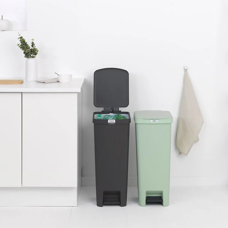 Coș de gunoi cu pedală Brabantia StepUp 40L, Dark Grey