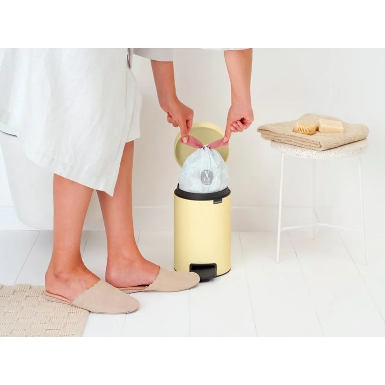 Coș de gunoi cu pedală Brabantia NewIcon 3L, Mellow Yellow