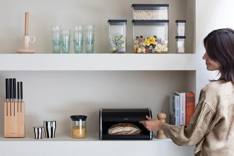 Cutie de pâine Brabantia Roll Top, Matt Black, mediu