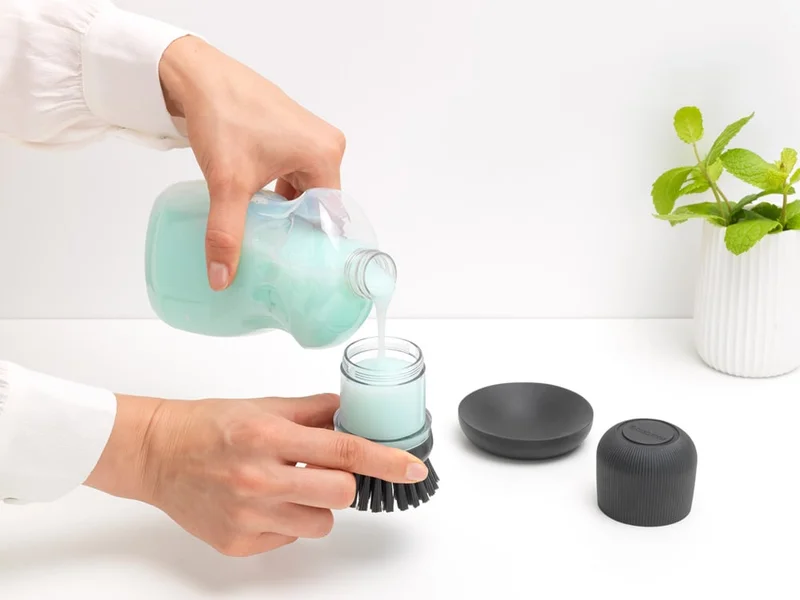 Perie cu dozator pentru săpun lichid Brabantia Dark Grey
