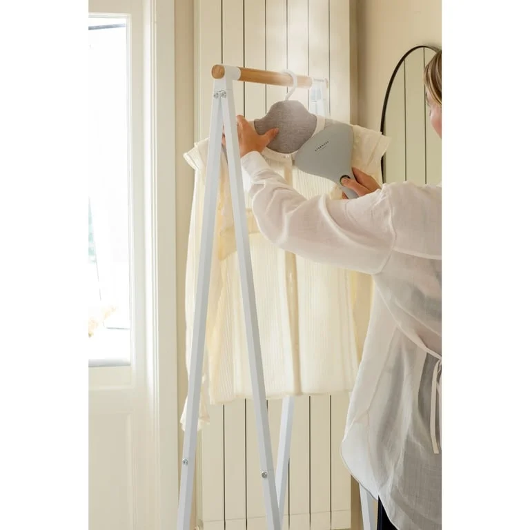 Umeraș pentru călcare cu aparat de călcat cu abur vertical Brabantia Linn Grey