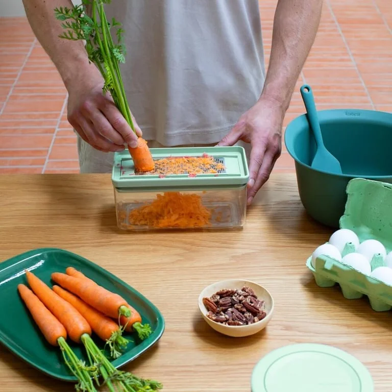 Set răzătoare multifuncțională cu recipient Brabantia Tasty+ Jade Green