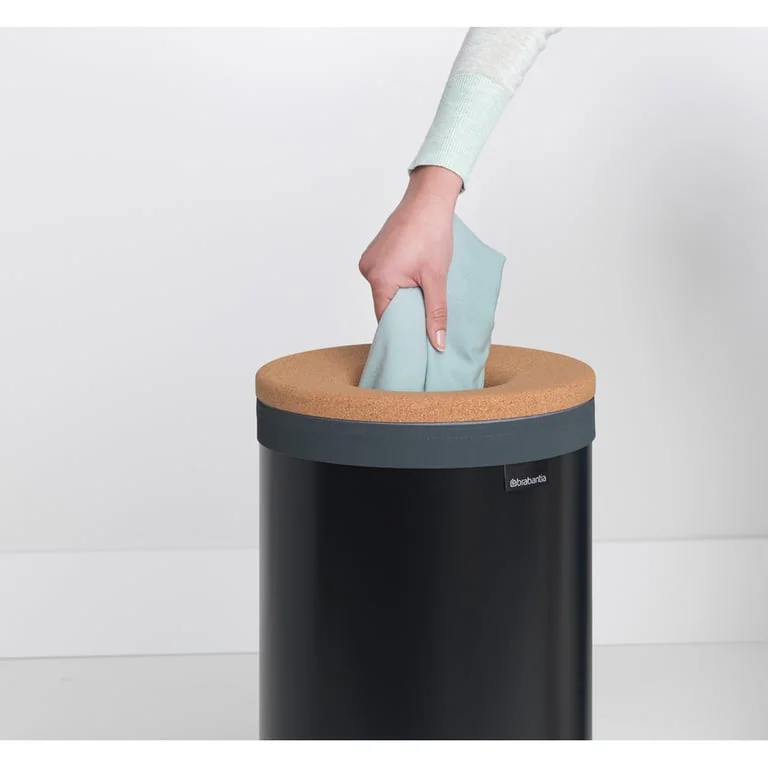 Coș de rufe Brabantia 35L, Matt Black, capac din plută