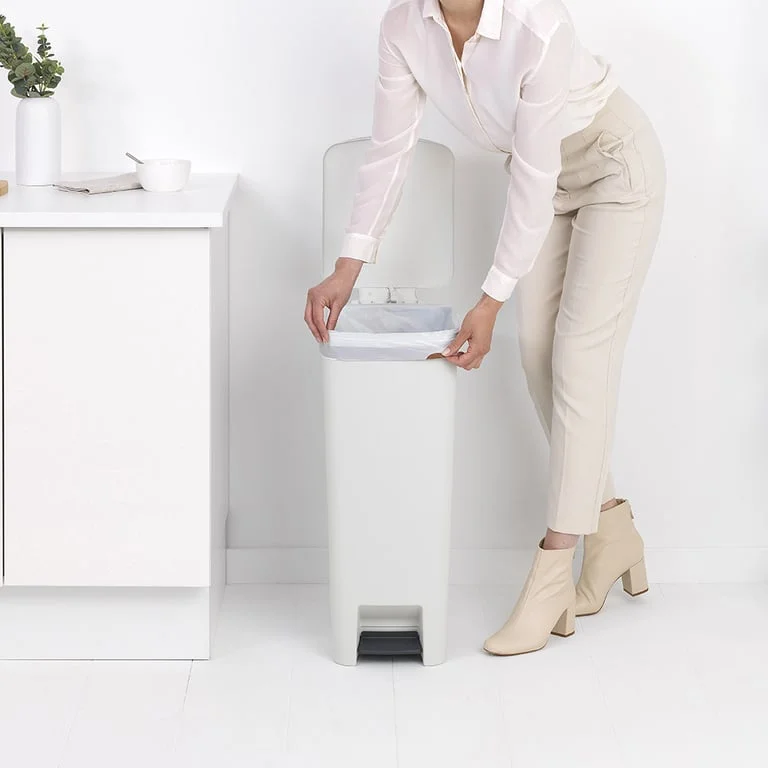 Coș de gunoi cu pedală Brabantia StepUp 40L, Light Grey