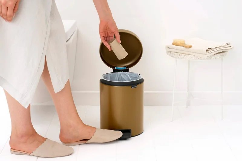Coș de gunoi cu pedală Brabantia NewIcon 5L, Warm Brass