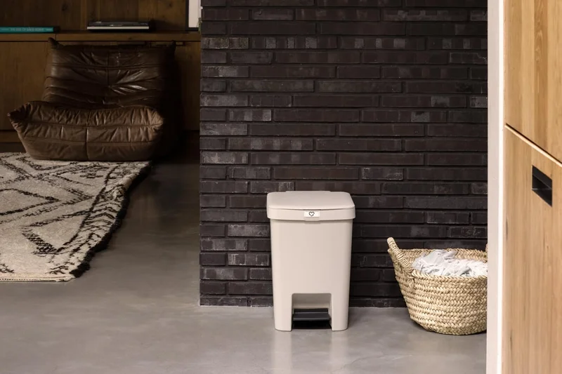 Pedal Waste Bin Brabantia StepUp 25L, Soft Beige