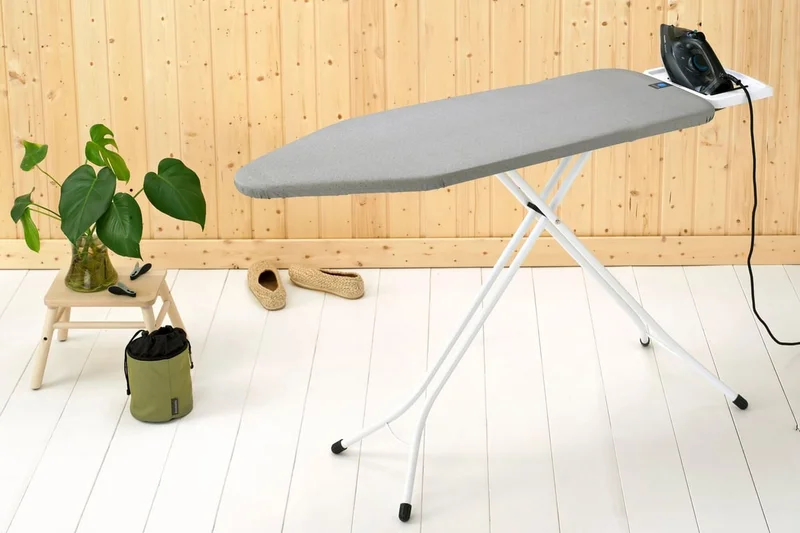 Masă de călcat Brabantia C 124x45cm cu suport solid pentru fier de călcat, Metallised