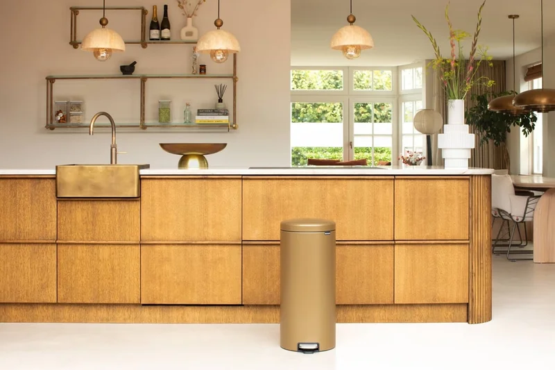Coș de gunoi cu pedală Brabantia NewIcon 30L, Warm Brass