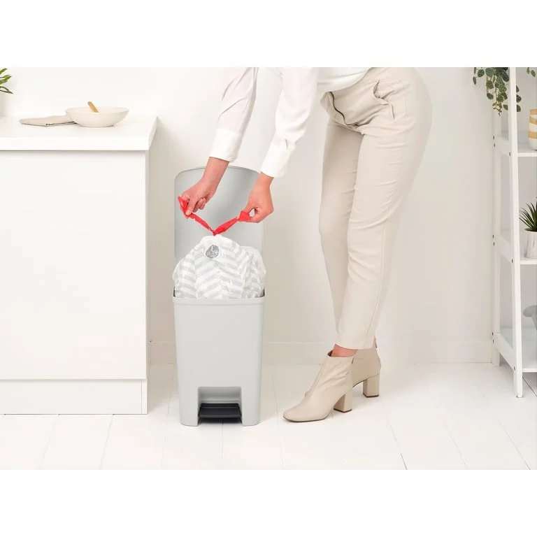 Coș de gunoi cu pedală Brabantia StepUp 25L, Light Grey