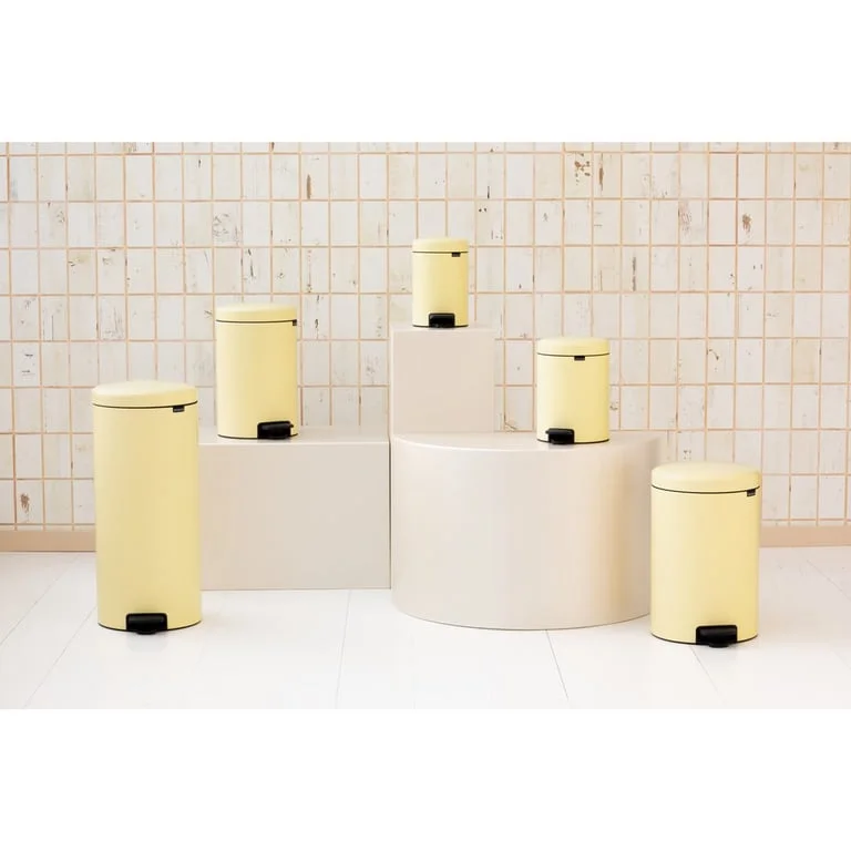 Coș de gunoi cu pedală Brabantia NewIcon 30L, Mellow Yellow