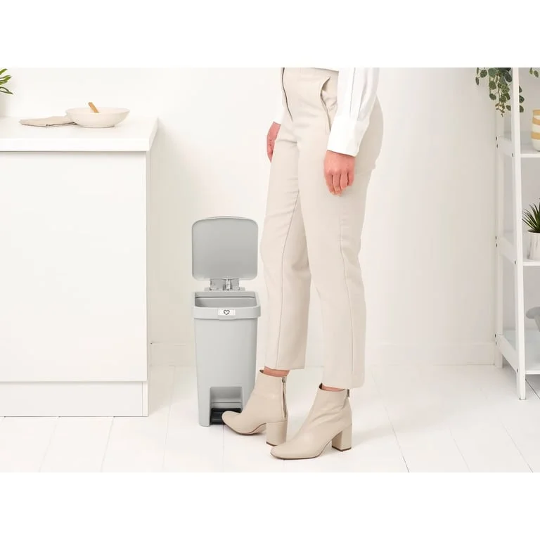 Coș de gunoi cu pedală Brabantia StepUp 10L, Light Grey