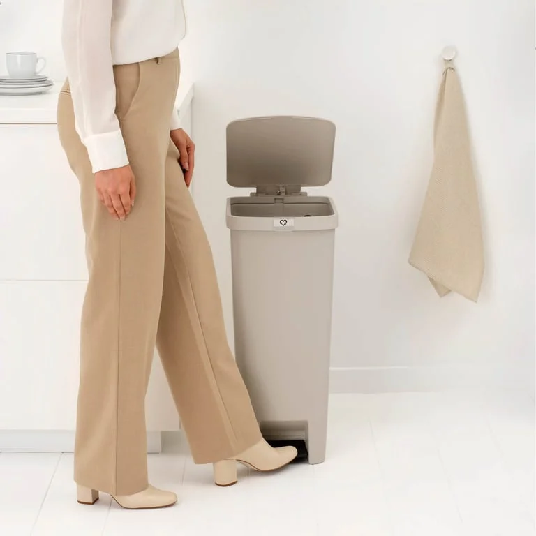 Pedal Waste Bin Brabantia StepUp 40L, Soft Beige