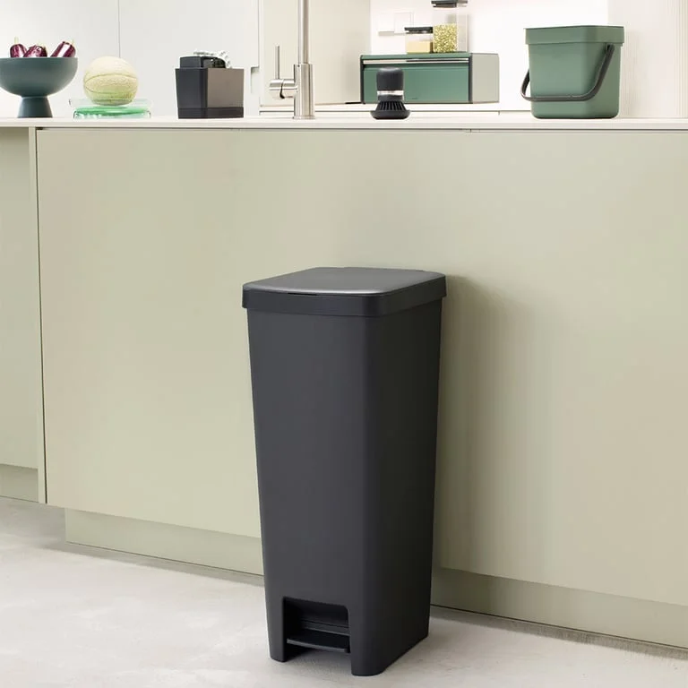 Coș de gunoi cu pedală Brabantia StepUp 40L, Dark Grey