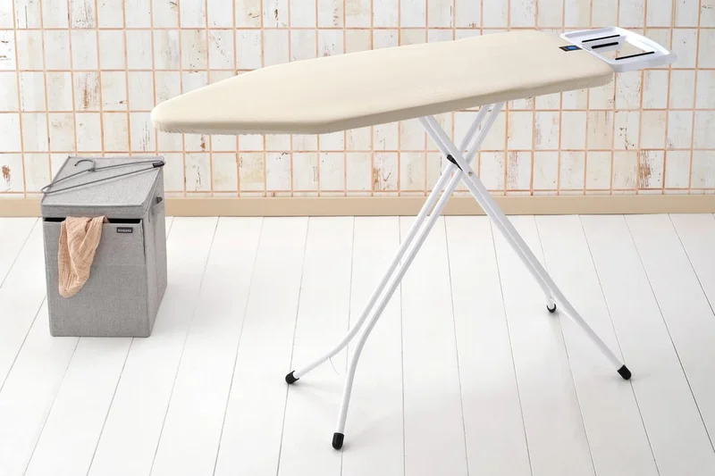 Masă de călcat Brabantia C 124x45cm cu suport solid pentru fier de călcat, Ecru