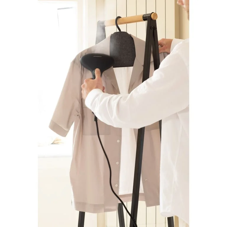 Umeraș pentru călcare cu aparat de călcat cu abur vertical Brabantia Linn Pepper Black