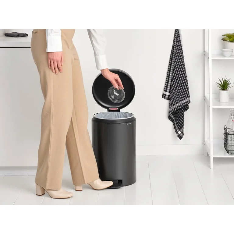 Coș de gunoi cu pedală Brabantia NewIcon 20L, Confident Grey