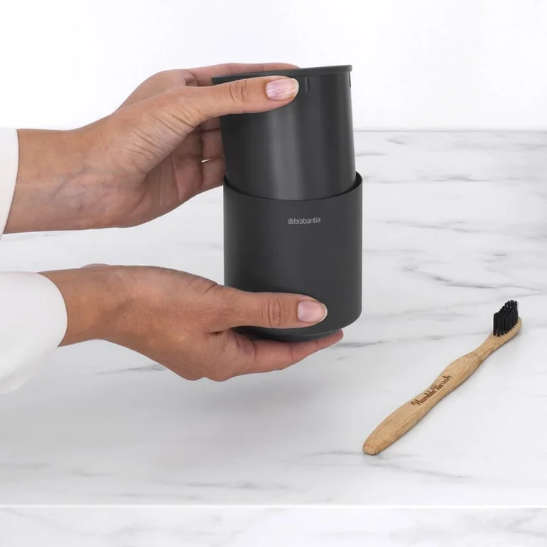 Suport pentru periuțe și pastă de dinți Brabantia MindSet Mineral Infinite Grey