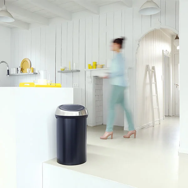 Coș de gunoi Brabantia Touch 60L, Matt Black, capac metalic