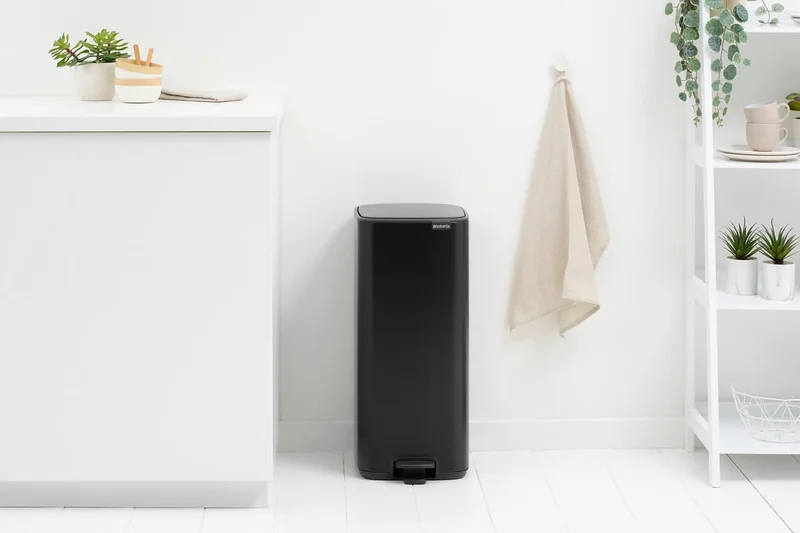 Coș de gunoi Brabantia Bo Pedal 30L, Matt Black