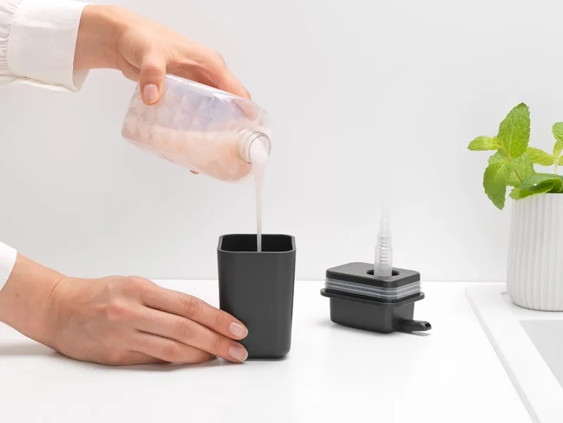Dozator de săpun lichid Brabantia Dark Grey