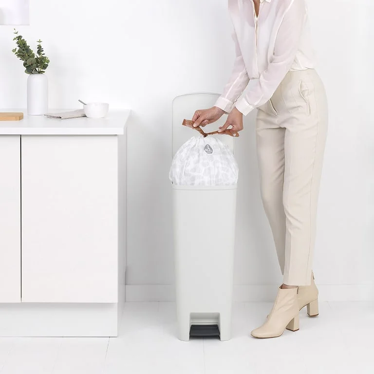 Coș de gunoi cu pedală Brabantia StepUp 40L, Light Grey