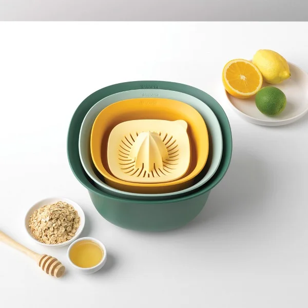 Set de 2 boluri de amestecat, strecurătoare și storcător de citrice Brabantia Tasty+