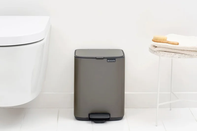 Coș de gunoi Brabantia Bo Pedal 7L, platină