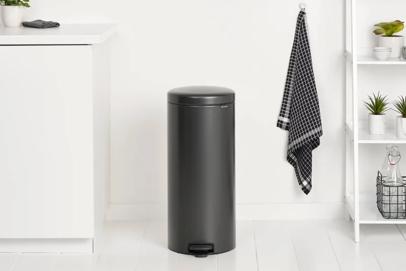 Coș de gunoi cu pedală Brabantia NewIcon 30L, Confident Grey