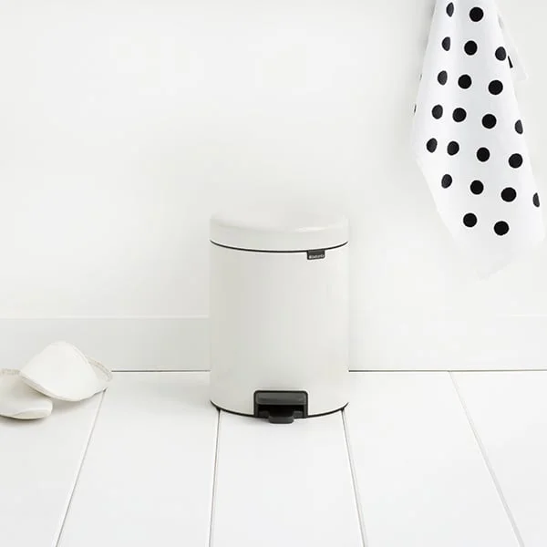 Coș de gunoi cu pedală Brabantia NewIcon 5L, White