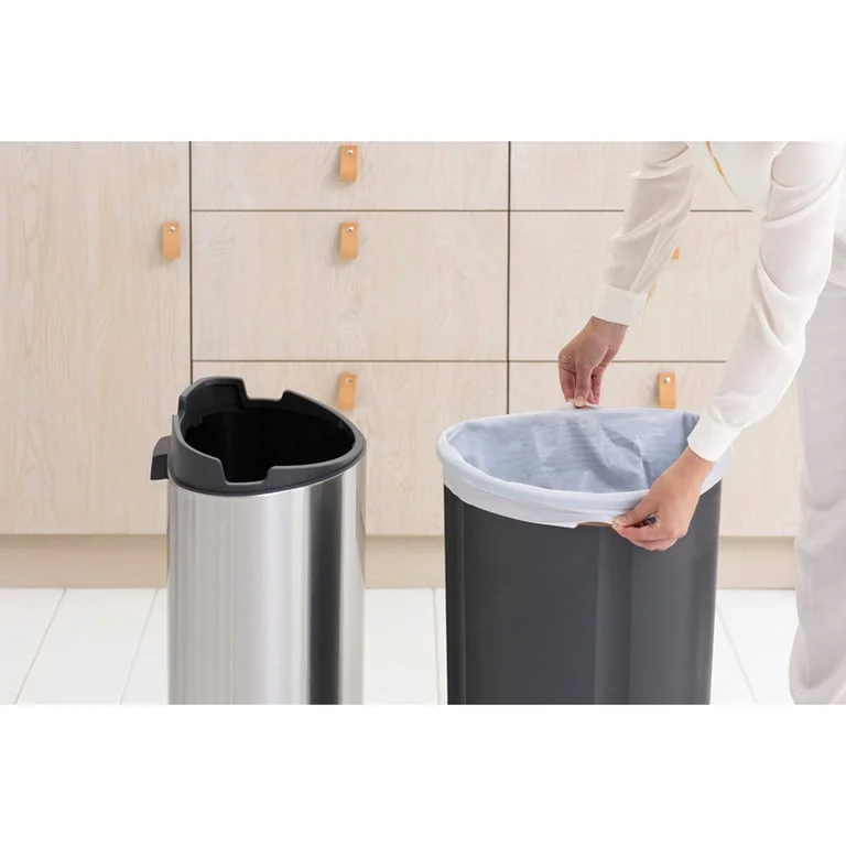 Coș de gunoi Brabantia Touch New 40L, Matt Black, capac metalic
