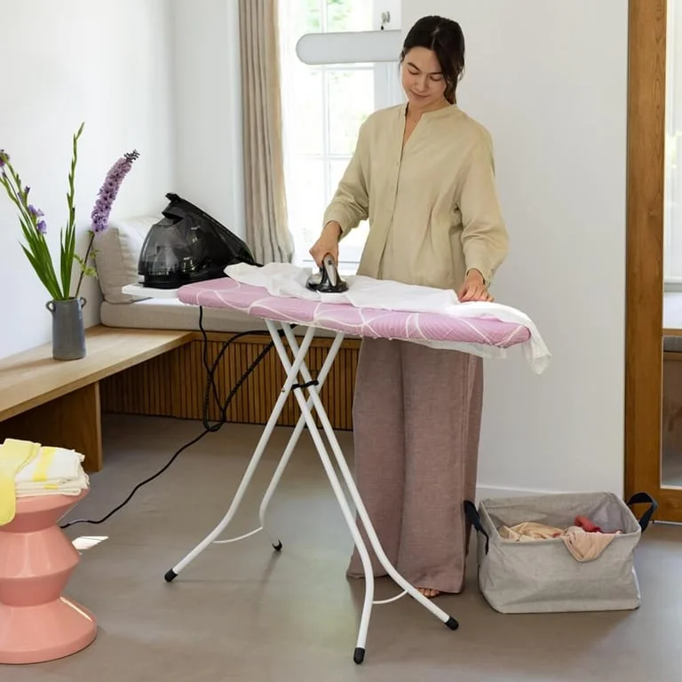Masă de călcat Brabantia C 124x45cm cu suport pentru generator de abur, Lilac Waves