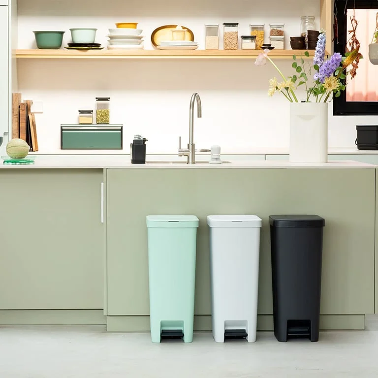 Coș de gunoi cu pedală Brabantia StepUp 40L, Dark Grey