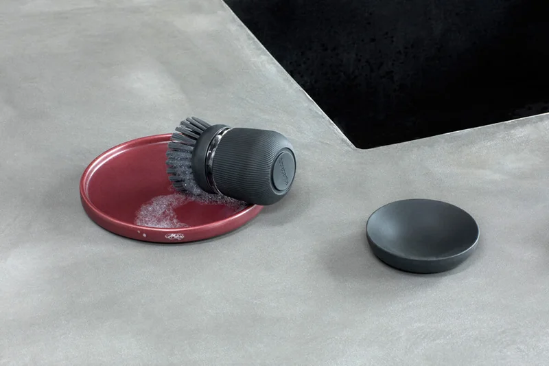 Perie cu dozator pentru săpun lichid Brabantia Dark Grey