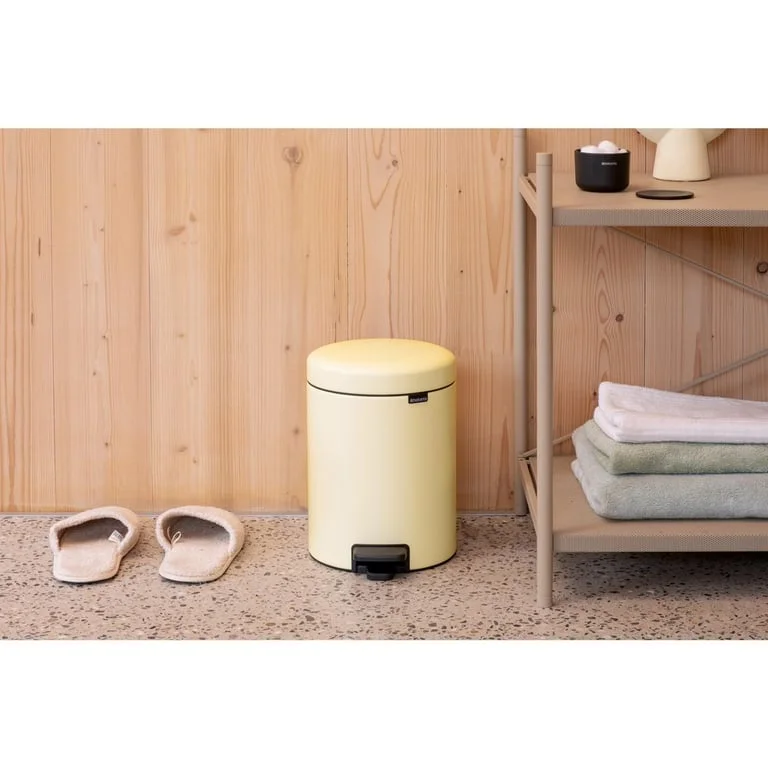 Coș de gunoi cu pedală Brabantia NewIcon 5L, Mellow Yellow