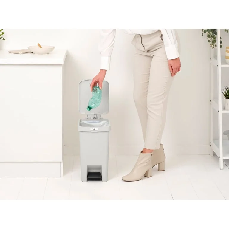Coș de gunoi cu pedală Brabantia StepUp 16L, Light Grey