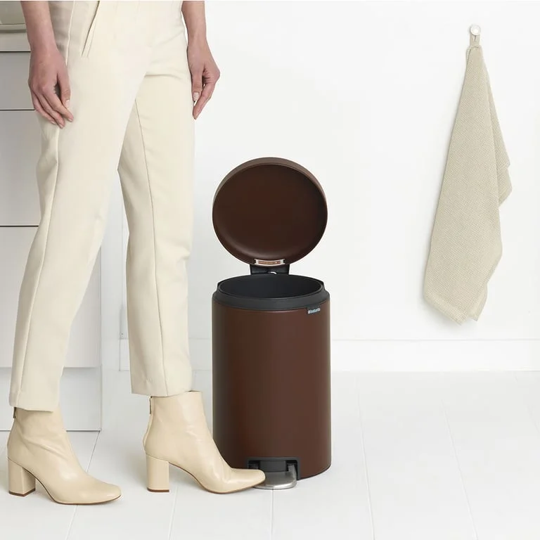 Coș de gunoi cu pedală Brabantia NewIcon 12L, Mineral Cosy Brown