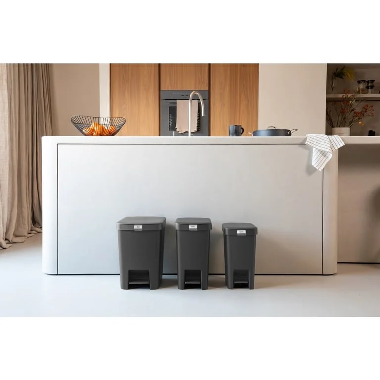 Coș de gunoi cu pedală Brabantia StepUp 16L, Dark Grey