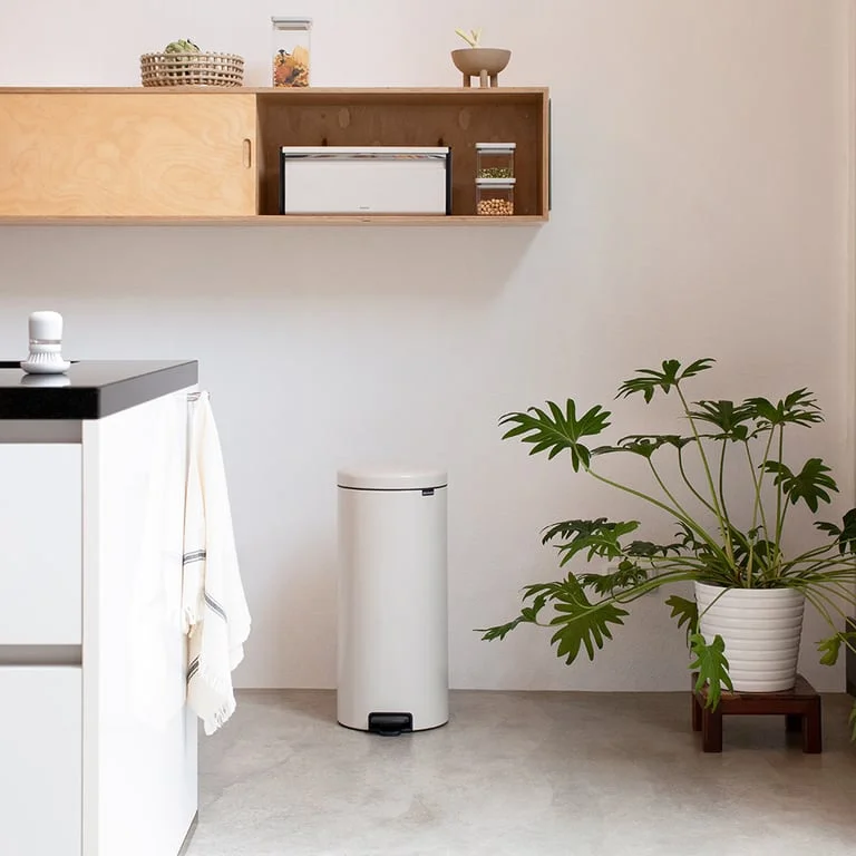 Coș de gunoi cu pedală Brabantia NewIcon 30L, Soft Beige