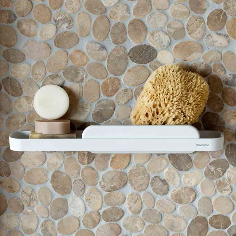 Raft de duș cu accesoriu de curățare Brabantia MindSet Mineral Fresh White