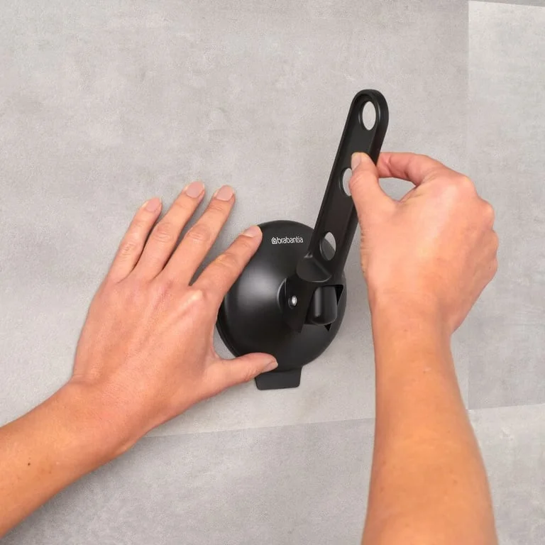 Cârlig pentru haine cu ventuză Brabantia Black