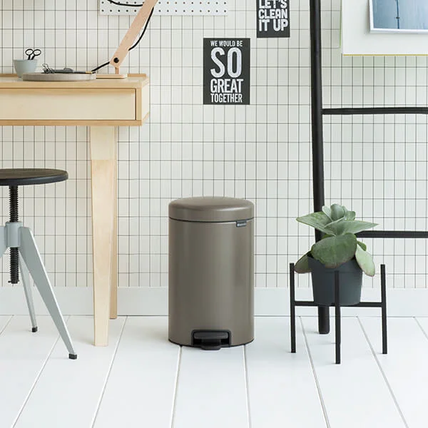 Coș de gunoi cu pedală Brabantia NewIcon 12L, Platinum