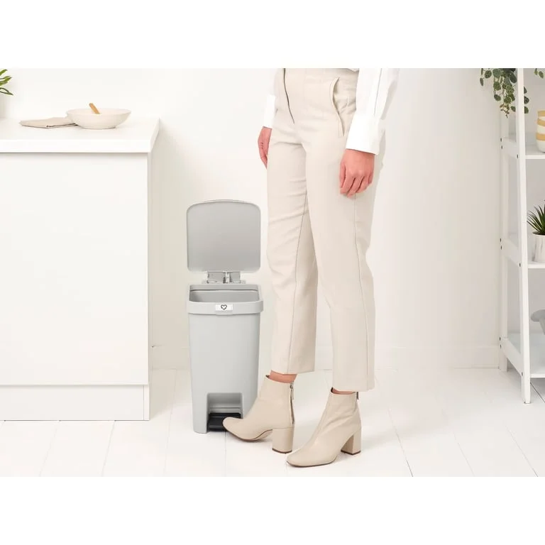 Coș de gunoi cu pedală Brabantia StepUp 16L, Light Grey