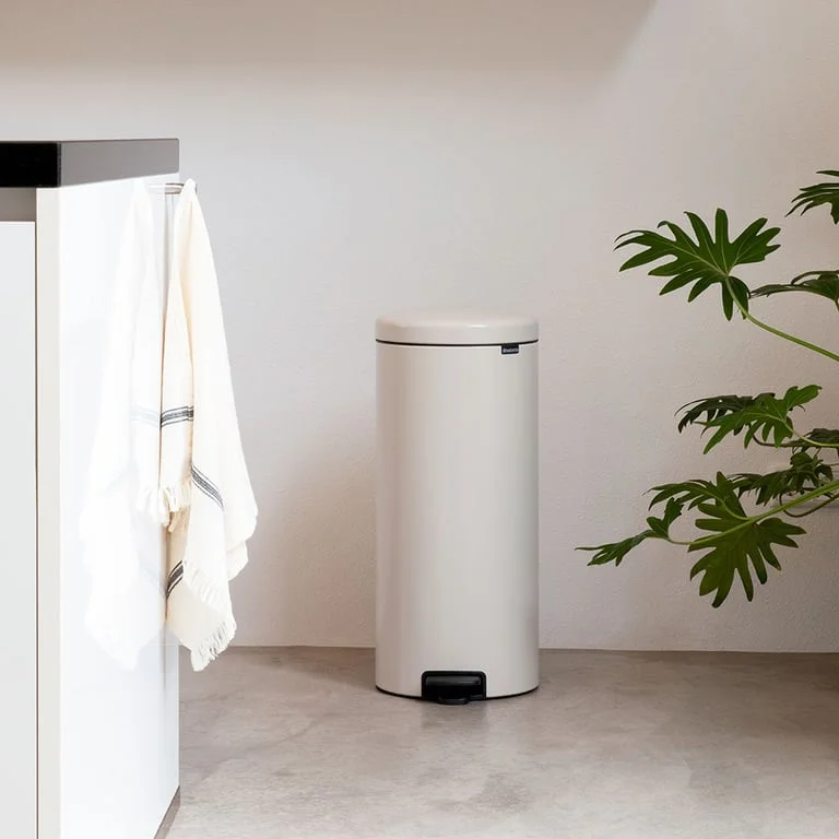 Coș de gunoi cu pedală Brabantia NewIcon 30L, Soft Beige