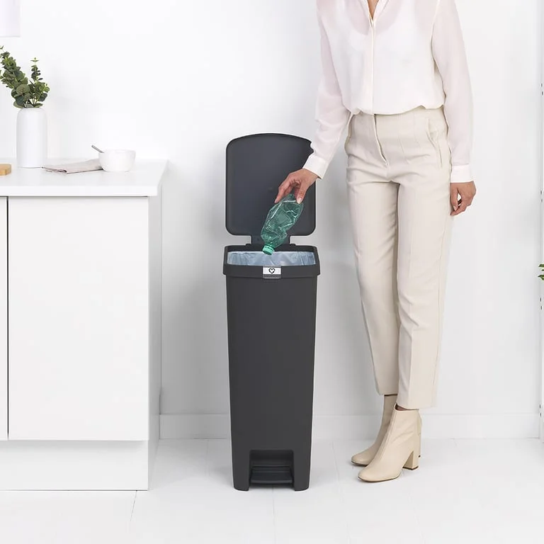 Coș de gunoi cu pedală Brabantia StepUp 40L, Dark Grey