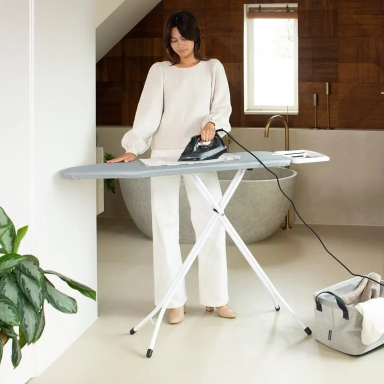 Masă de călcat Brabantia B 124x38cm cu suport solid pentru fier de călcat, Metallised