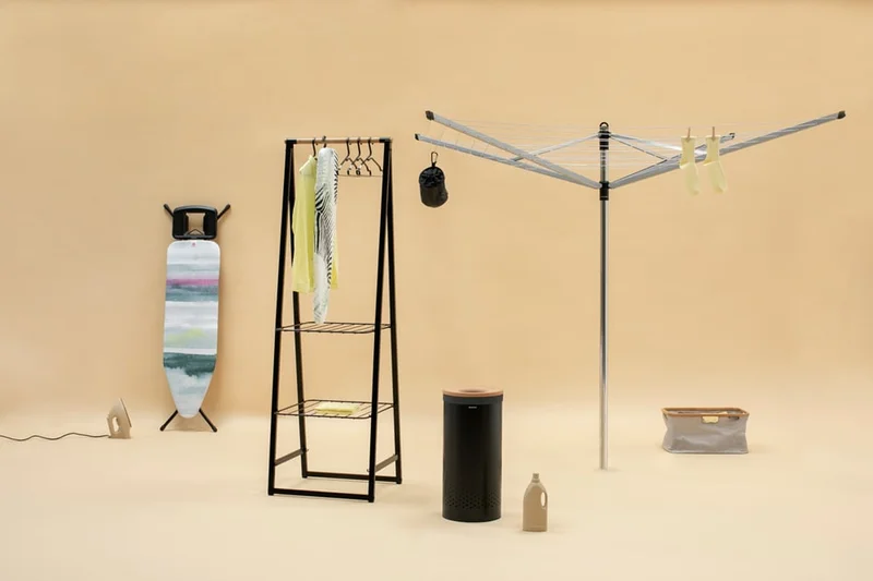 Stativ haine multifuncțional Brabantia Linn Black, compact