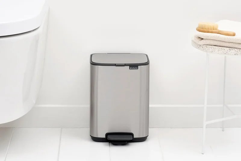 Coș de gunoi Brabantia Bo Pedal 4L, Matt Steel Fingerprint Proof