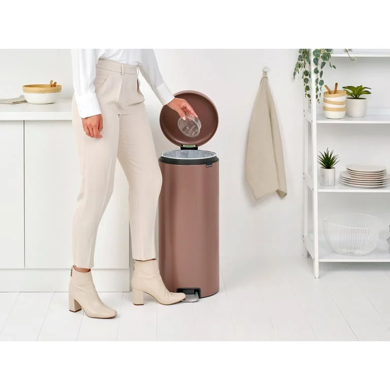 Coș de gunoi cu pedală Brabantia NewIcon 30L, Satin Taupe