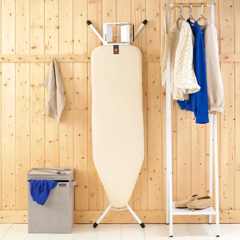 Masă de călcat Brabantia B 124x38cm cu suport pentru fier de călcat, Ecru